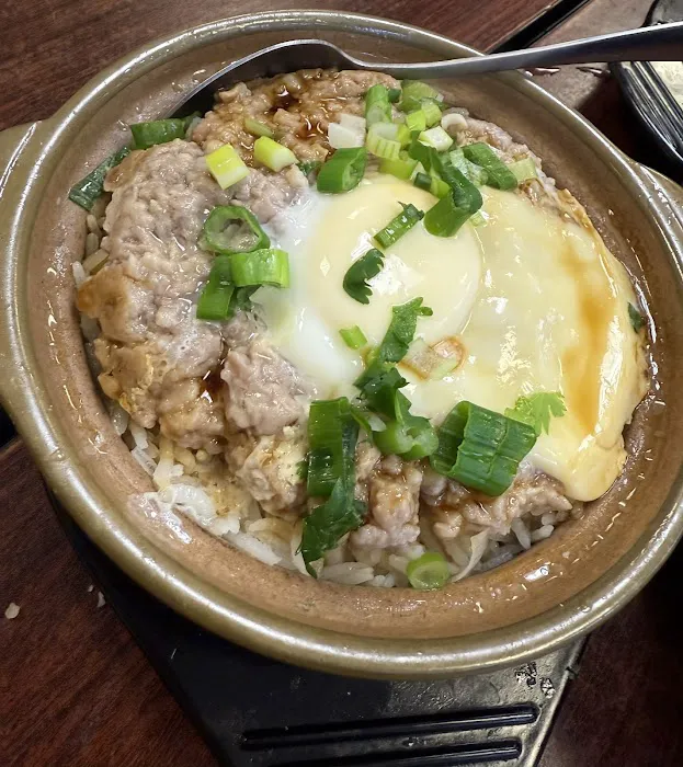 Clay Pot Cafe (旺角煲仔饭) 9