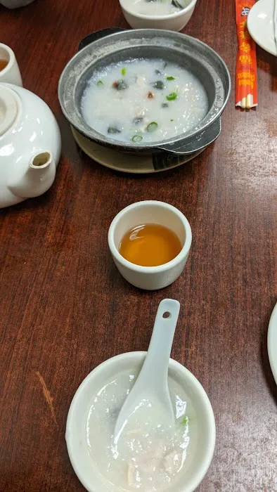 Clay Pot Cafe (旺角煲仔饭) 4