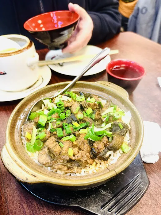 Clay Pot Cafe (旺角煲仔饭) 7