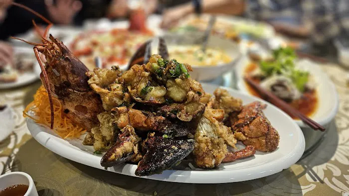 Lucky Seafood House 1