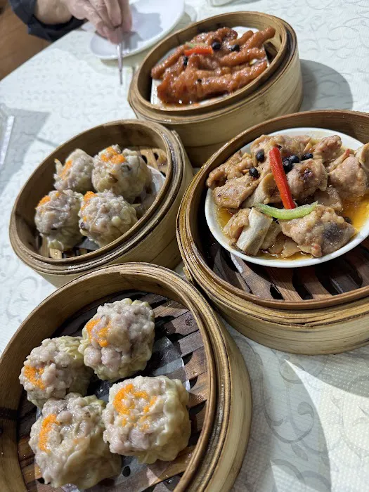 Lucky House Seafood Restaurant 2