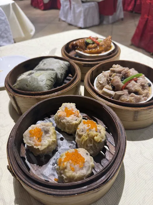 Lucky House Seafood Restaurant 9