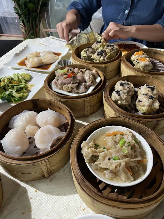 Lucky House Seafood Restaurant 5