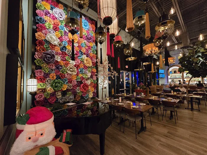 Weera Thai - Rainbow 10