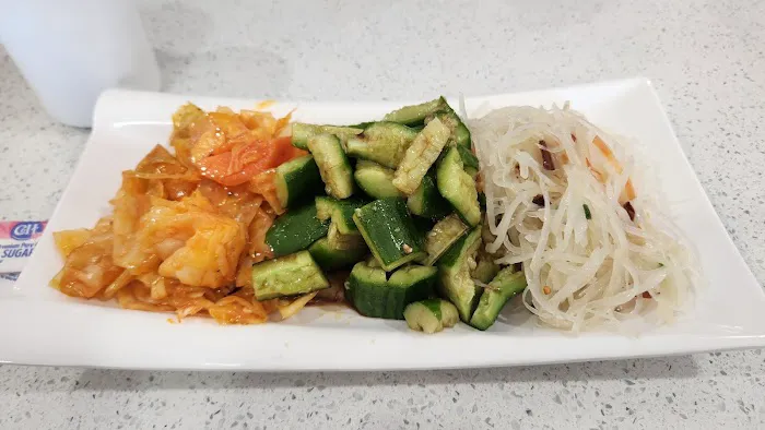 Yun Noodle and Dumplings 4