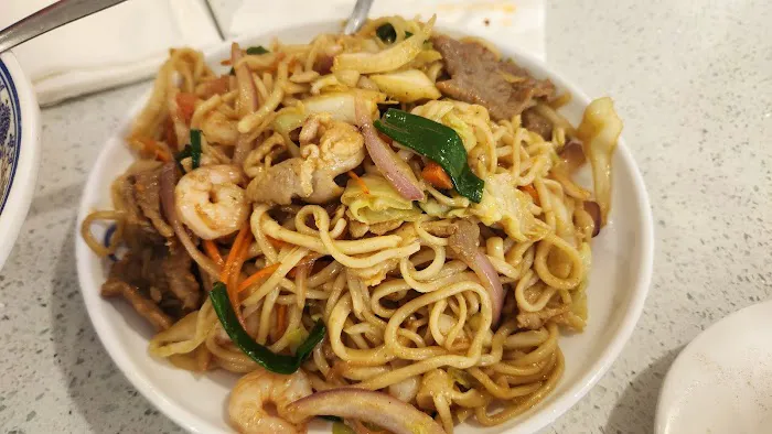 Yun Noodle and Dumplings 5