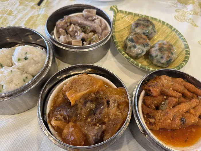 Hong Kong Garden Seafood • Dim Sum Cafe 6