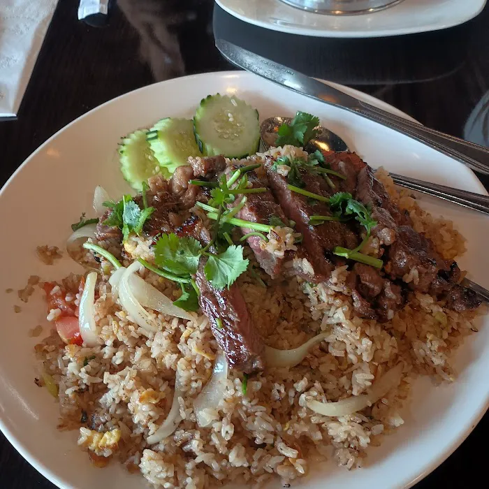 LucKi Thai Restaurant 4