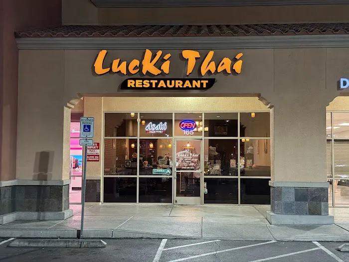 LucKi Thai Restaurant 3
