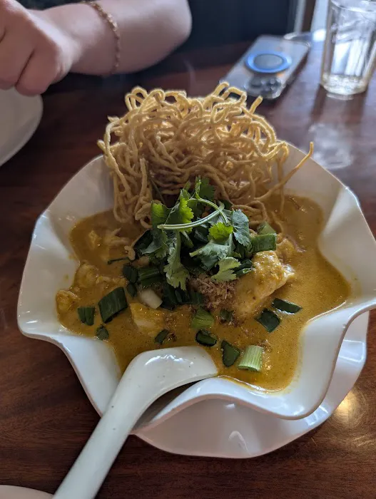 LucKi Thai Restaurant 9