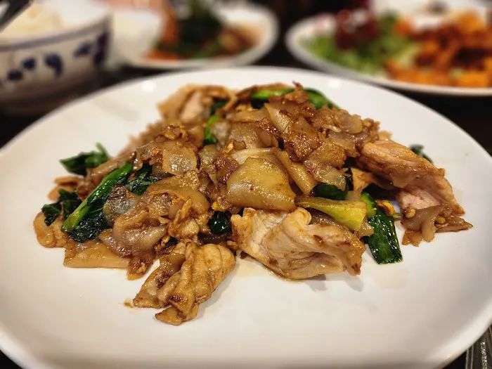 LucKi Thai Restaurant 10