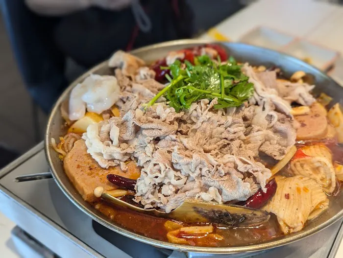 AlleyWay Asian Cuisine Hot Pot 5