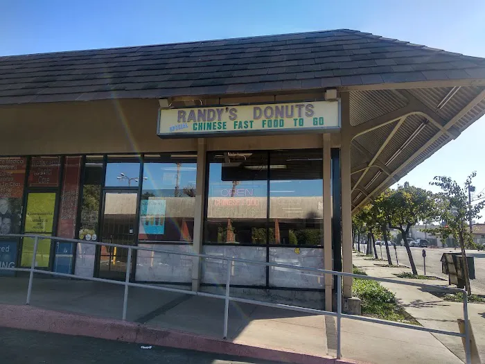 Randy's Donuts & Chinese Food 10
