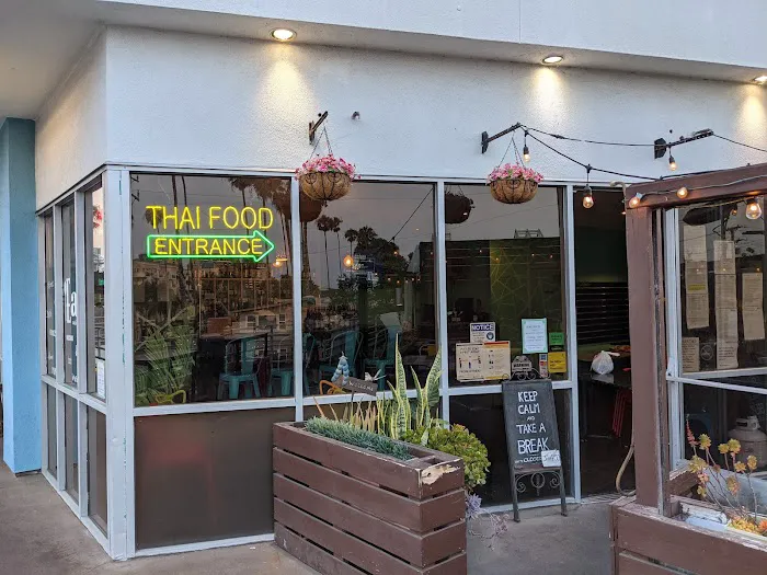 Tahntawan Thai Kitchen 10