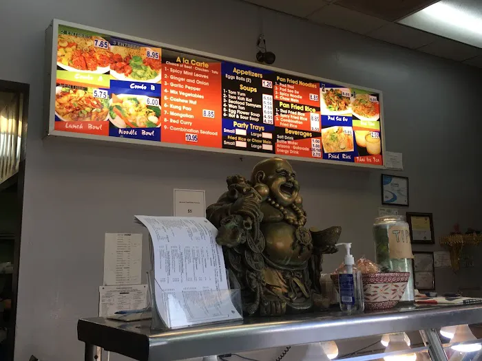 Pagoda Chinese & Thai Food 9