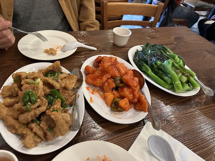 Foo-Chow Restaurant 5