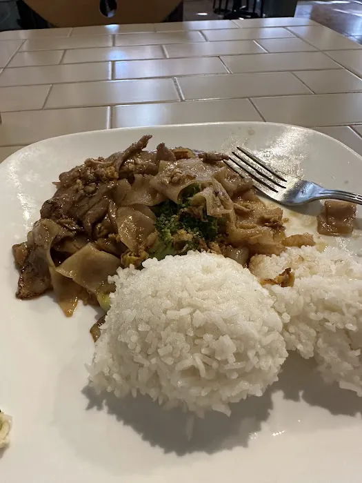 T's Thai Restaurant 5