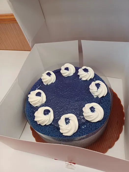 Red Ribbon Bakeshop 9