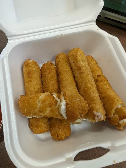 What's Cluckin Wings & Fries (Bay Minette) 5