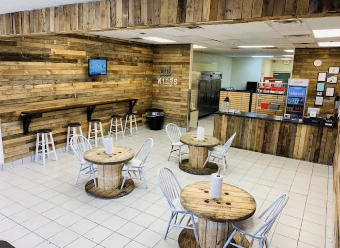 What's Cluckin Wings & Fries (Bay Minette) 9