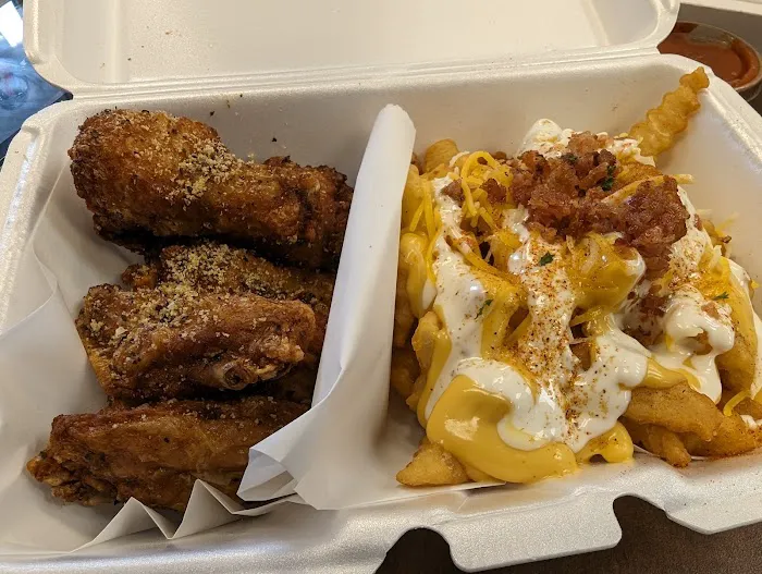 What's Cluckin Wings & Fries (Bay Minette) 1