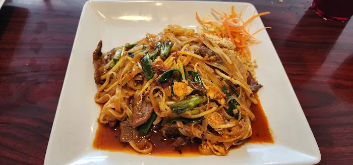 Em-On's Thai Cafe 9