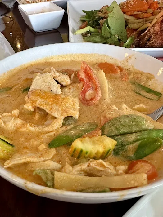 Em-On's Thai Cafe 8