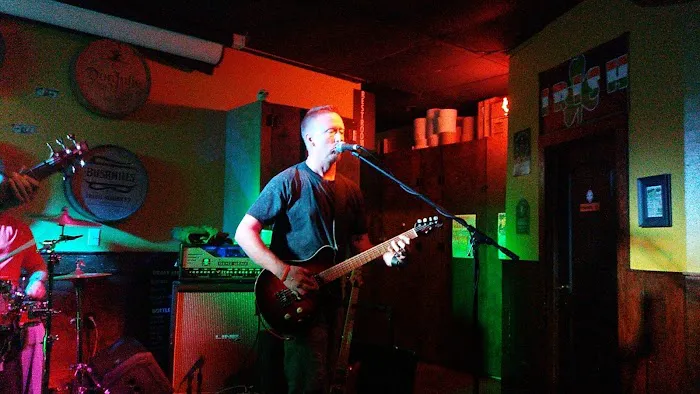 Lucky - Irish Pub & Grill 5