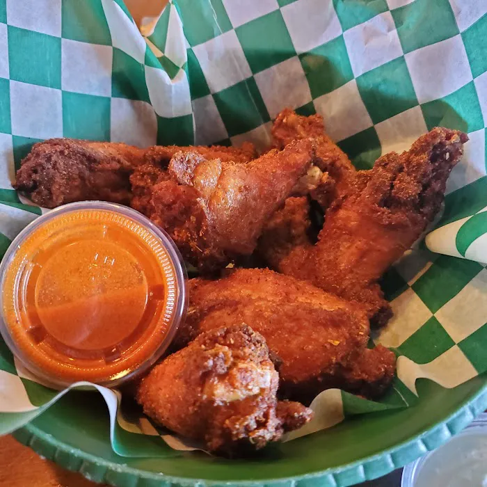 Lucky - Irish Pub & Grill 4