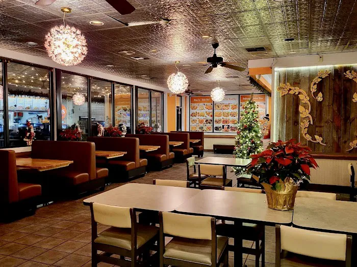 Benja's Thai & Sushi Restaurant 6