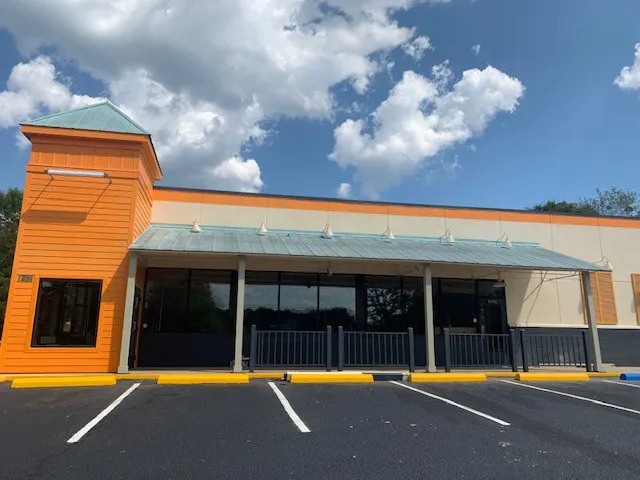 Benja's Thai & Sushi Restaurant 5