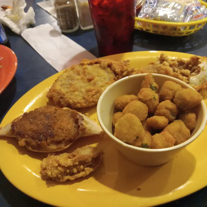 Baudean's Seafood Restaurant & Bar 7