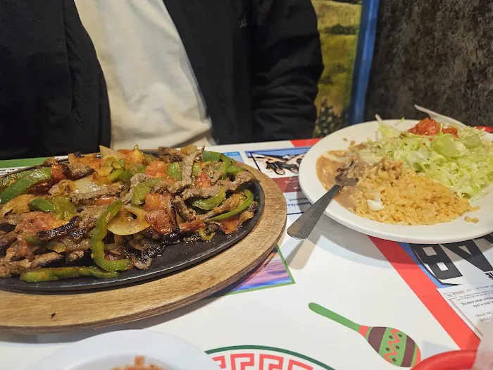 El Giro Mexican Restaurant 7
