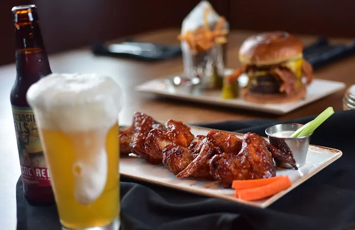 B-Lux Grill & Bar 8