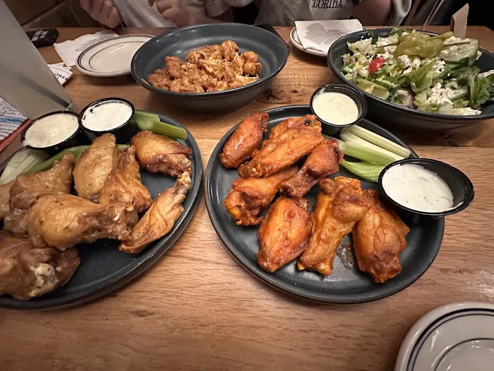 B-Lux Grill & Bar 3