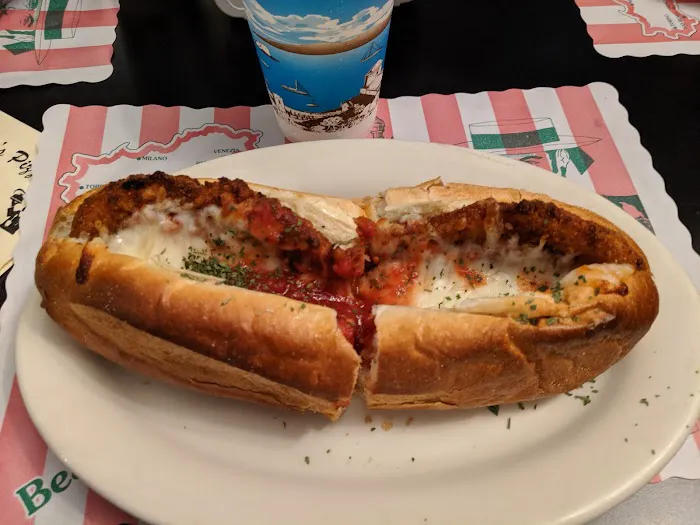 Roberto's pizza and restaurant 6