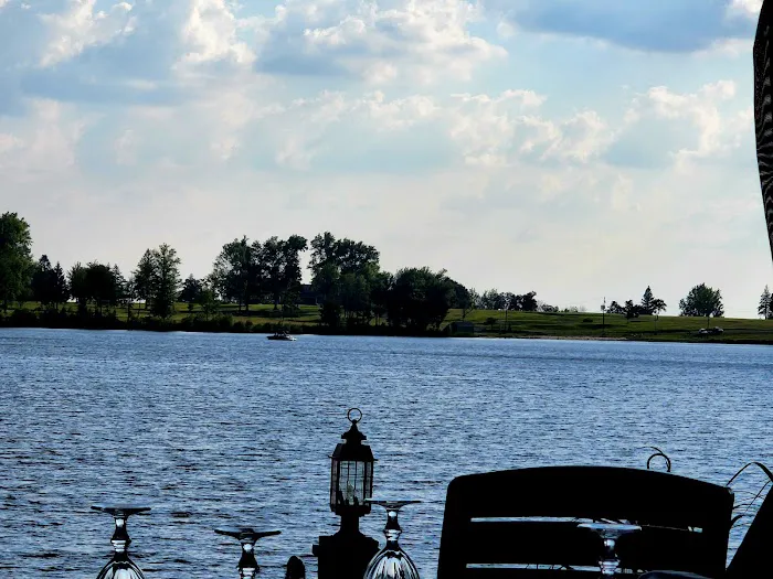 Oliveri's Crystal Lake Hotel 9