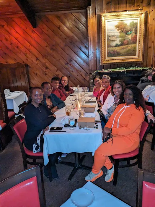 Louie's Prime Steak House 7