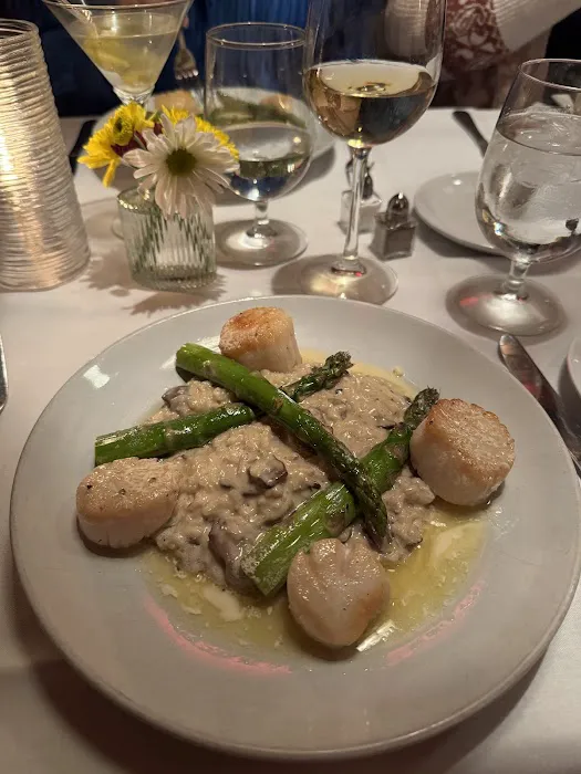 Louie's Prime Steak House 3
