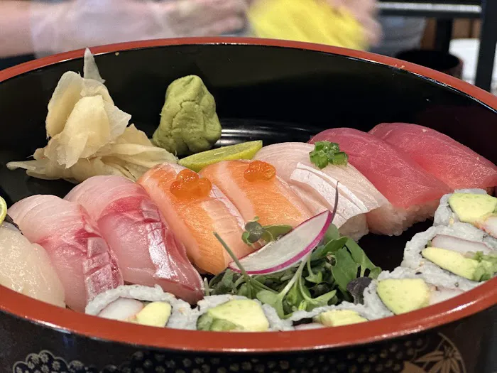 Hakata Exton Ramen & Sushi 3