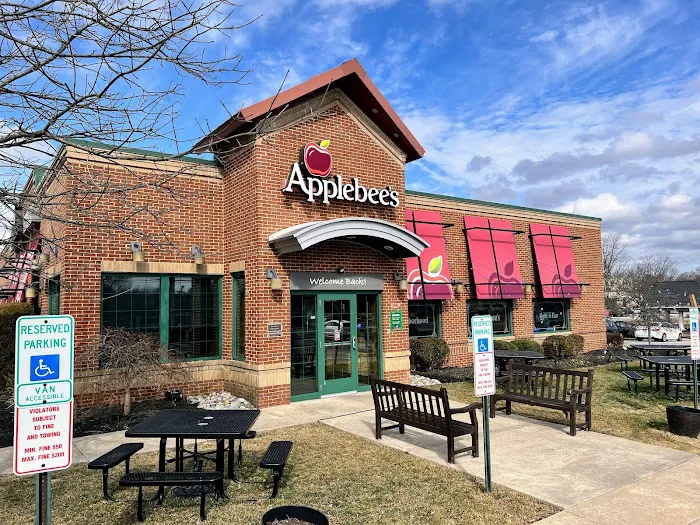 Applebee's Grill + Bar 2