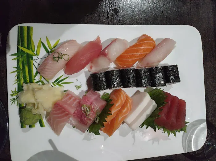 Momiji Sushi Steakhouse & Bar 5