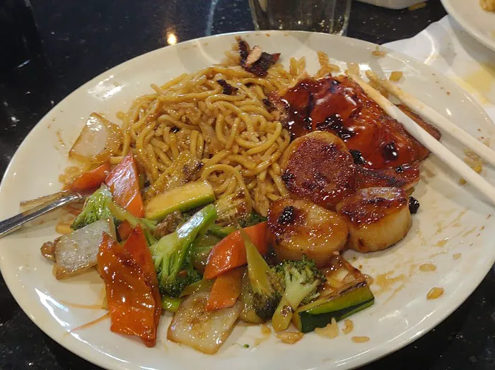 Momiji Sushi Steakhouse & Bar 4