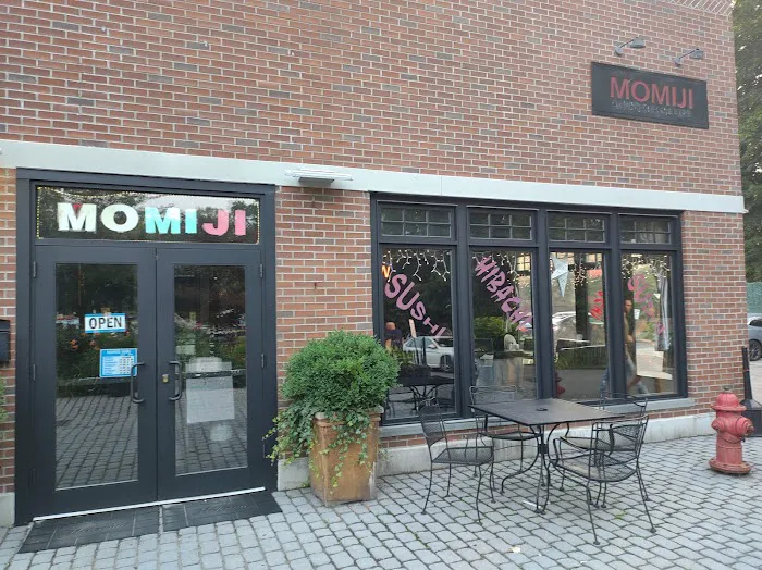 Momiji Sushi Steakhouse & Bar 8