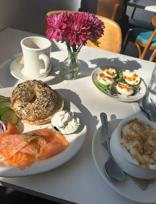 Gracie's Luncheonette 4