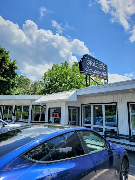 Gracie's Luncheonette 6