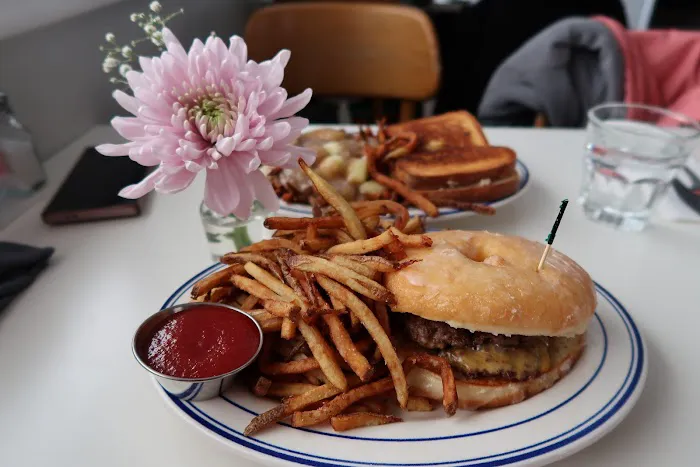 Gracie's Luncheonette 7