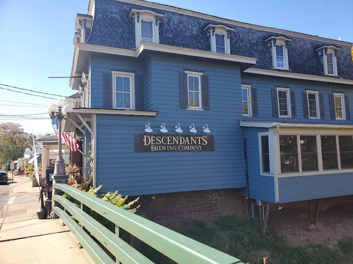 Descendants Brewing Company at the Old Ship Inn 9