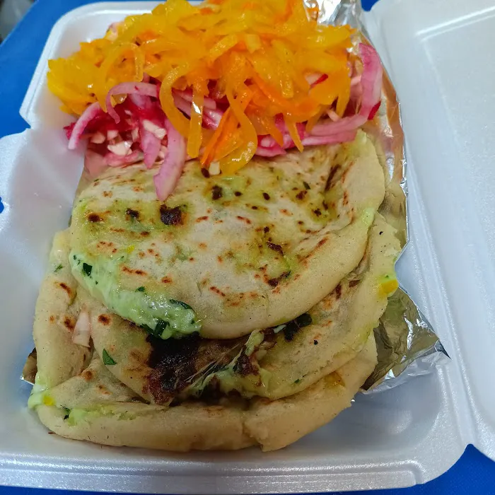Bendicion Catracha food truck 9