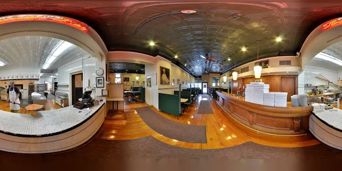 Frank Pepe Pizzeria Napoletana 1